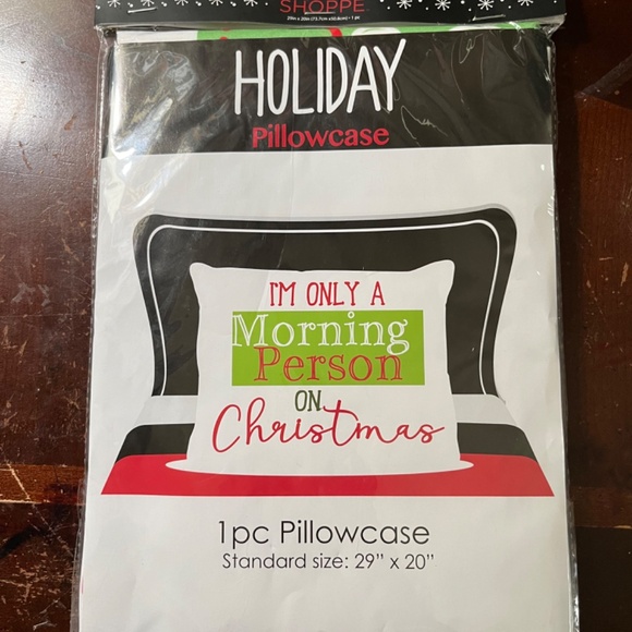 3 pack of new Holiday pillowcase - Picture 4 of 7